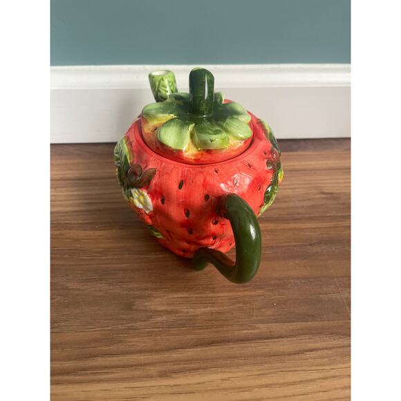 Vintage Strawberry 3D Decorative Teapot - Picture 2 of 5